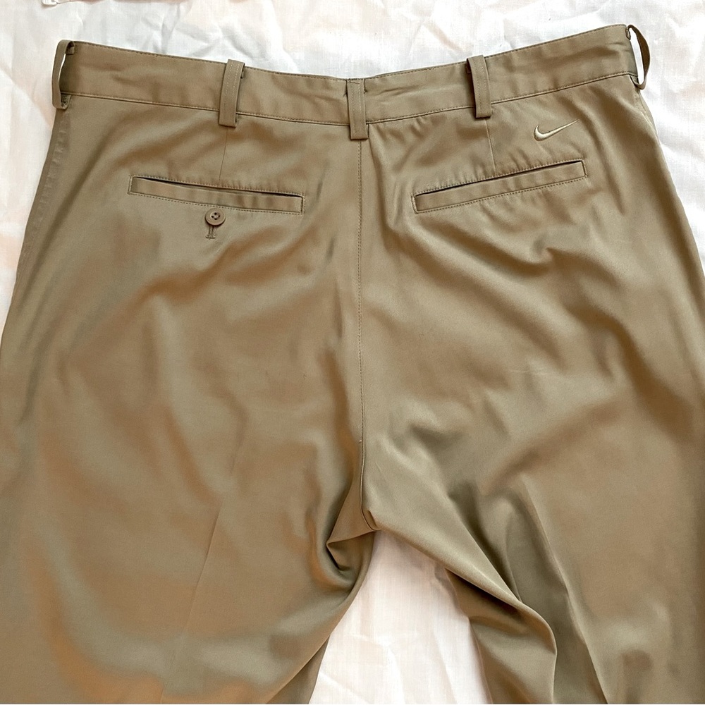 Nike Khaki/Tan Golf Pants size 32 x 30